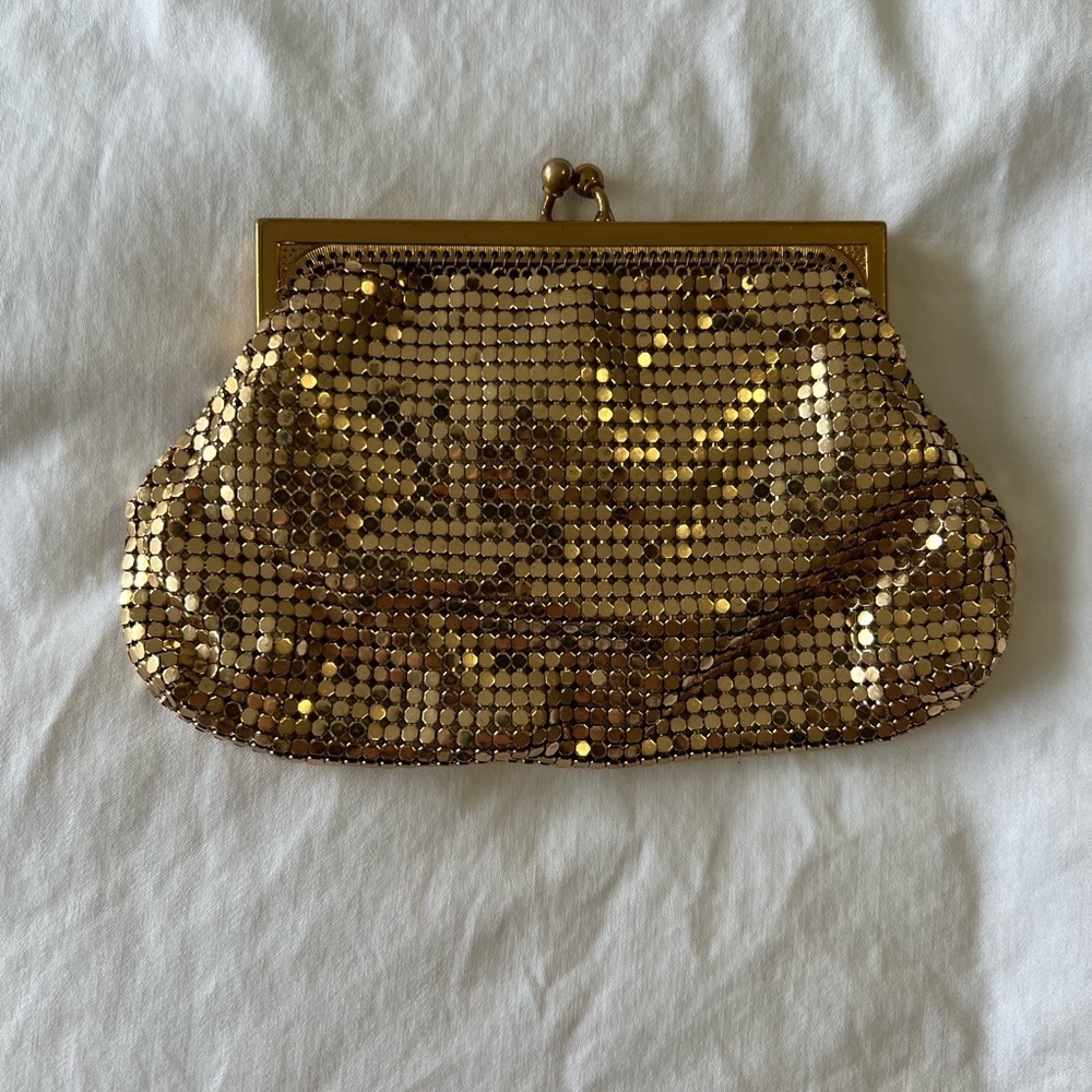 Vintage Whiting & Davis Co Gold Lined Mesh Clutch Purse Retractable Key Pull.